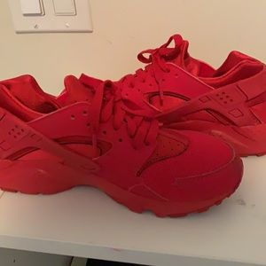 Red Nike Huarache Run
